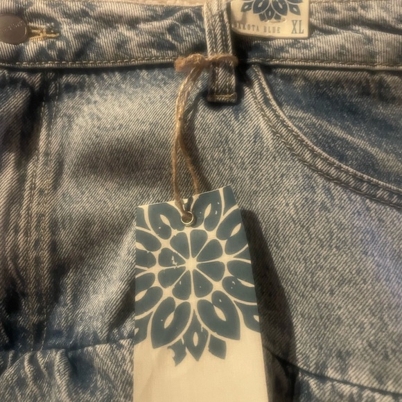 Dakota Blue (Junior XLg) Light-washed Denim Bubble Streetwear Cowgirl Mini Skirt - Picture 14 of 14